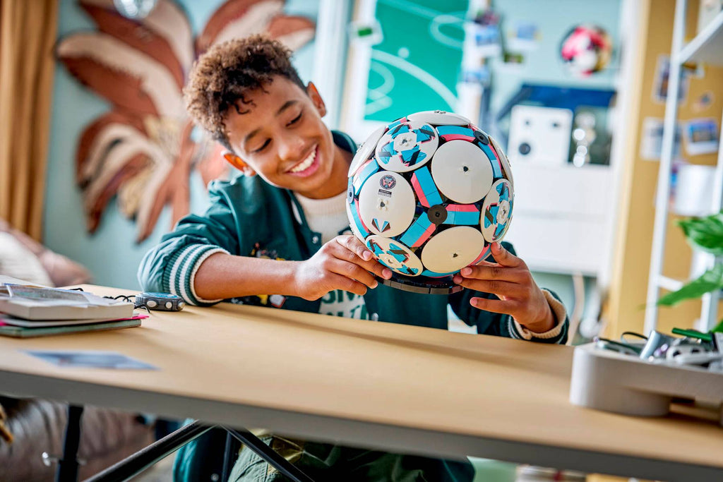 Lego Editions Soccer Ball 43019 with 1498pcs